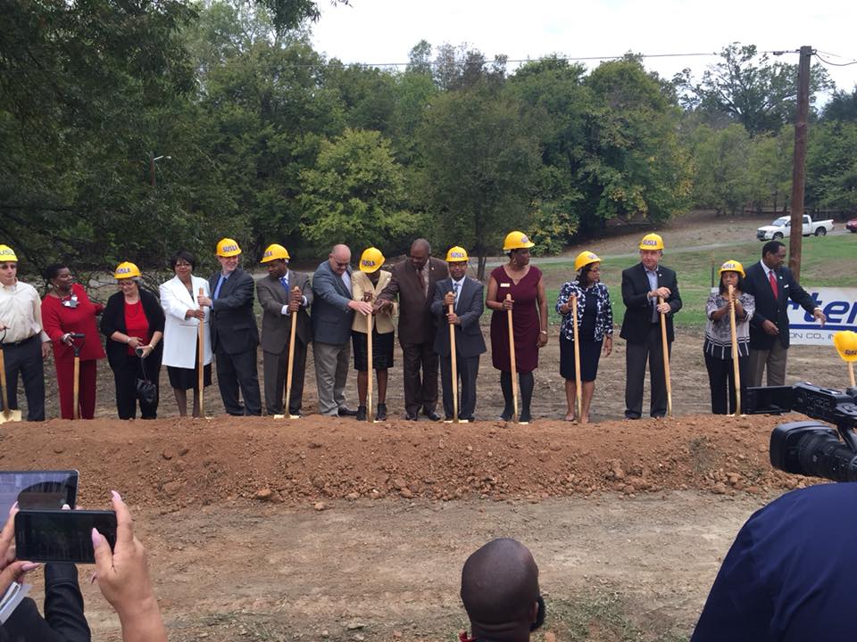 23519148_890390047785587_9112177249629660349_n